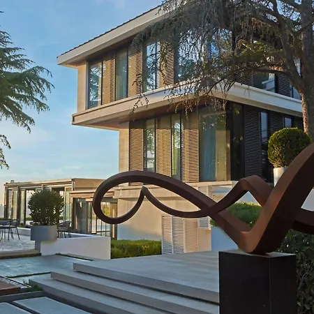 Hotel Arbor - Signature Collection