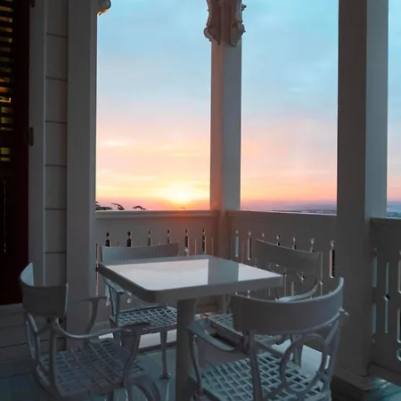 Hotel Arbor - Signature Collection